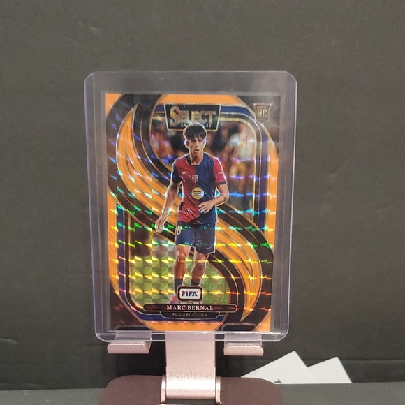 2024-25 Select Fifa Soccer Orange Fluorecent Marc Bernal /125 - Picture 1 of 10